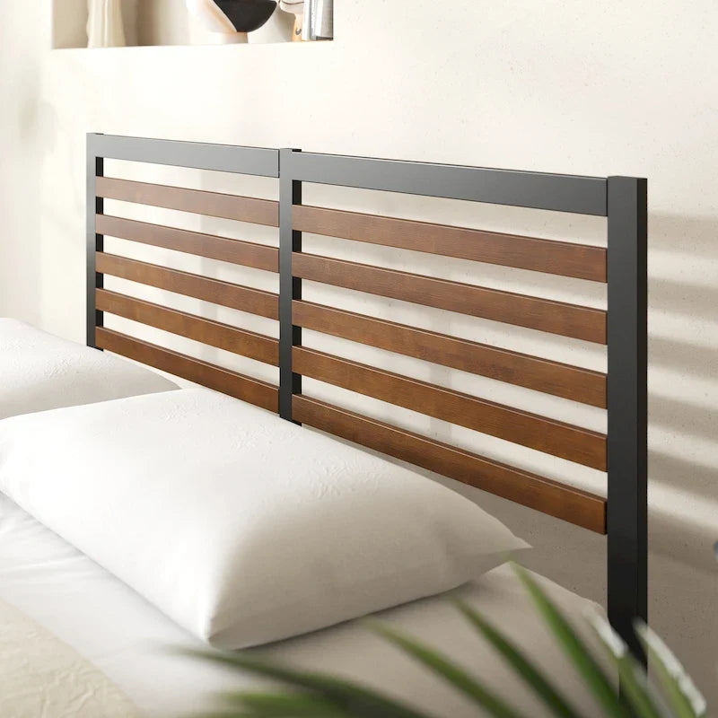 Struttura letto a piattaforma in bambù marrone e metallo