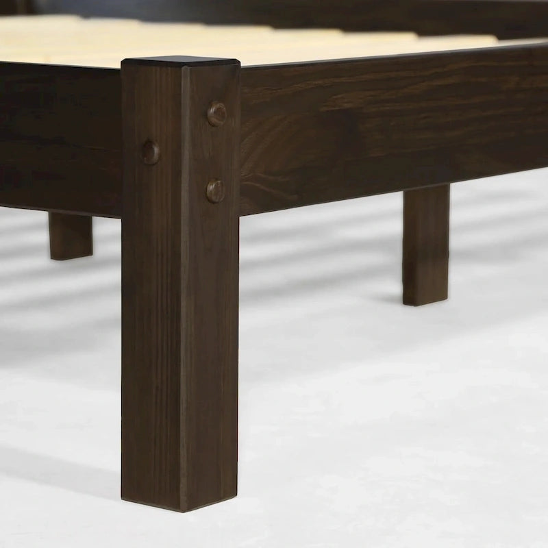Letto a piattaforma Shaker con pannello in legno massello