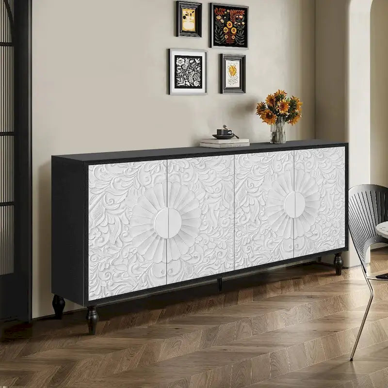 Anta con design simmetrico intagliato e cornice color legno per tavolino porta TV
