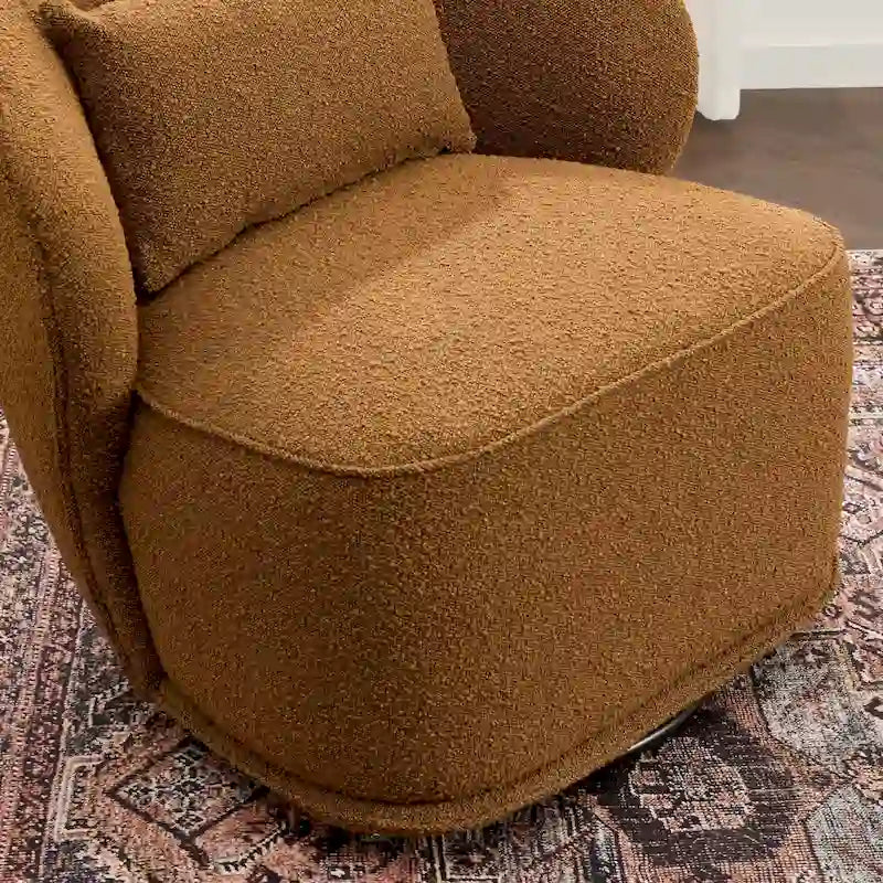 Poltrona girevole accentata in tessuto bouclé Sherpa