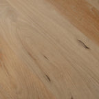 Coppia elegante di tavolini boho in legno di mango