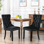 Sedie da pranzo imbottite in velluto con borchie e gambe in legno