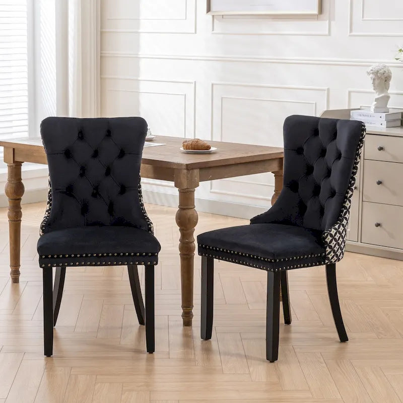 Sedie da pranzo imbottite in velluto con borchie e gambe in legno